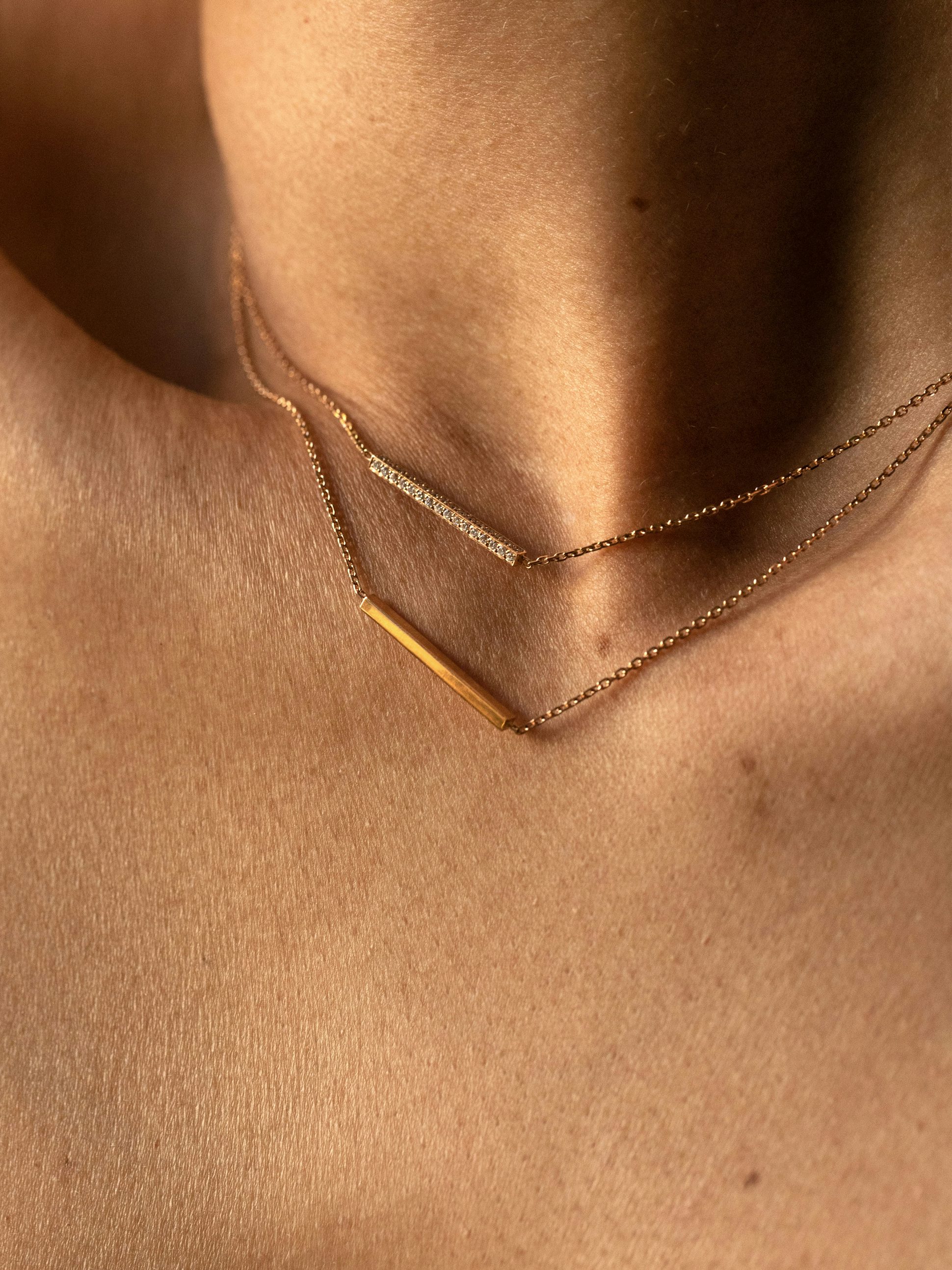 Anagramme polished motif in yellow gold 18k Fairmined ethical, on 42 cm chain