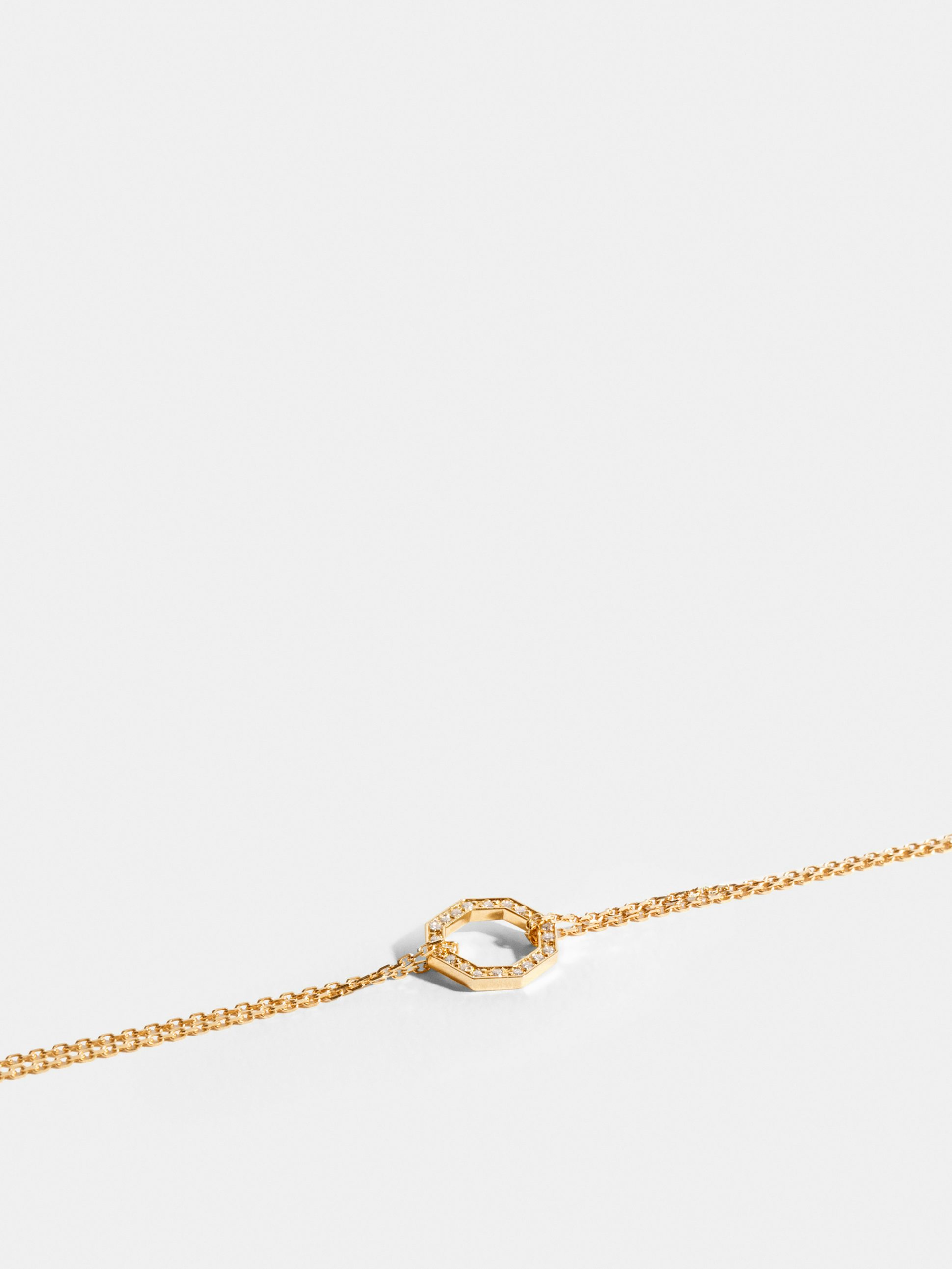 Motif Octogone en Or jaune éthique 18 carats certifié Fairmined et pavé de diamants de synthèse, sur chaîne.