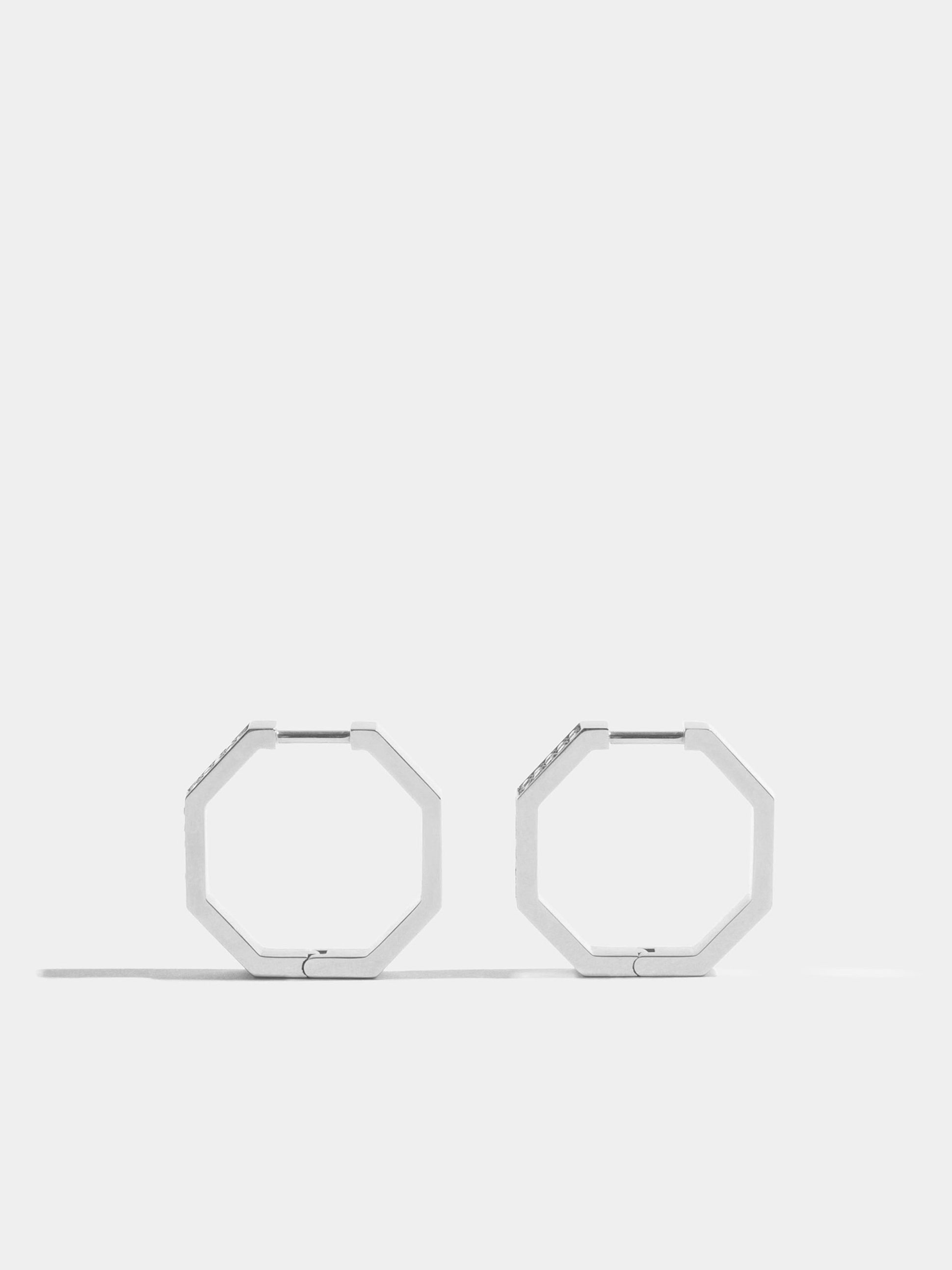 Octogone 18mm earrings in 18k Fairmined ethical white gold, paved with lab-grown diamonds, the pair.