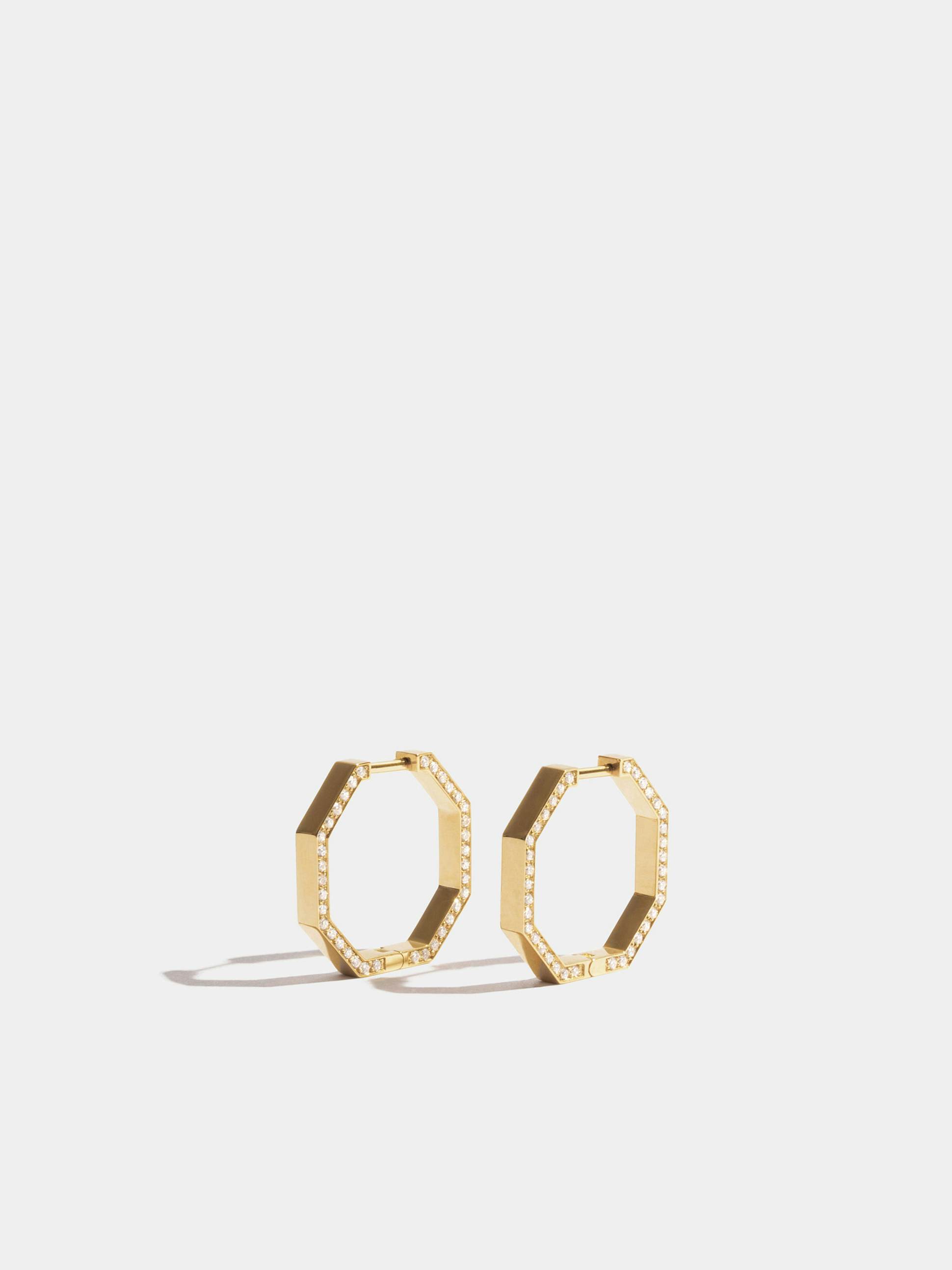 Octogone 18mm earrings in 18k Fairmined ethical yellow gold, paved with lab-grown diamonds on the edge, the pair.