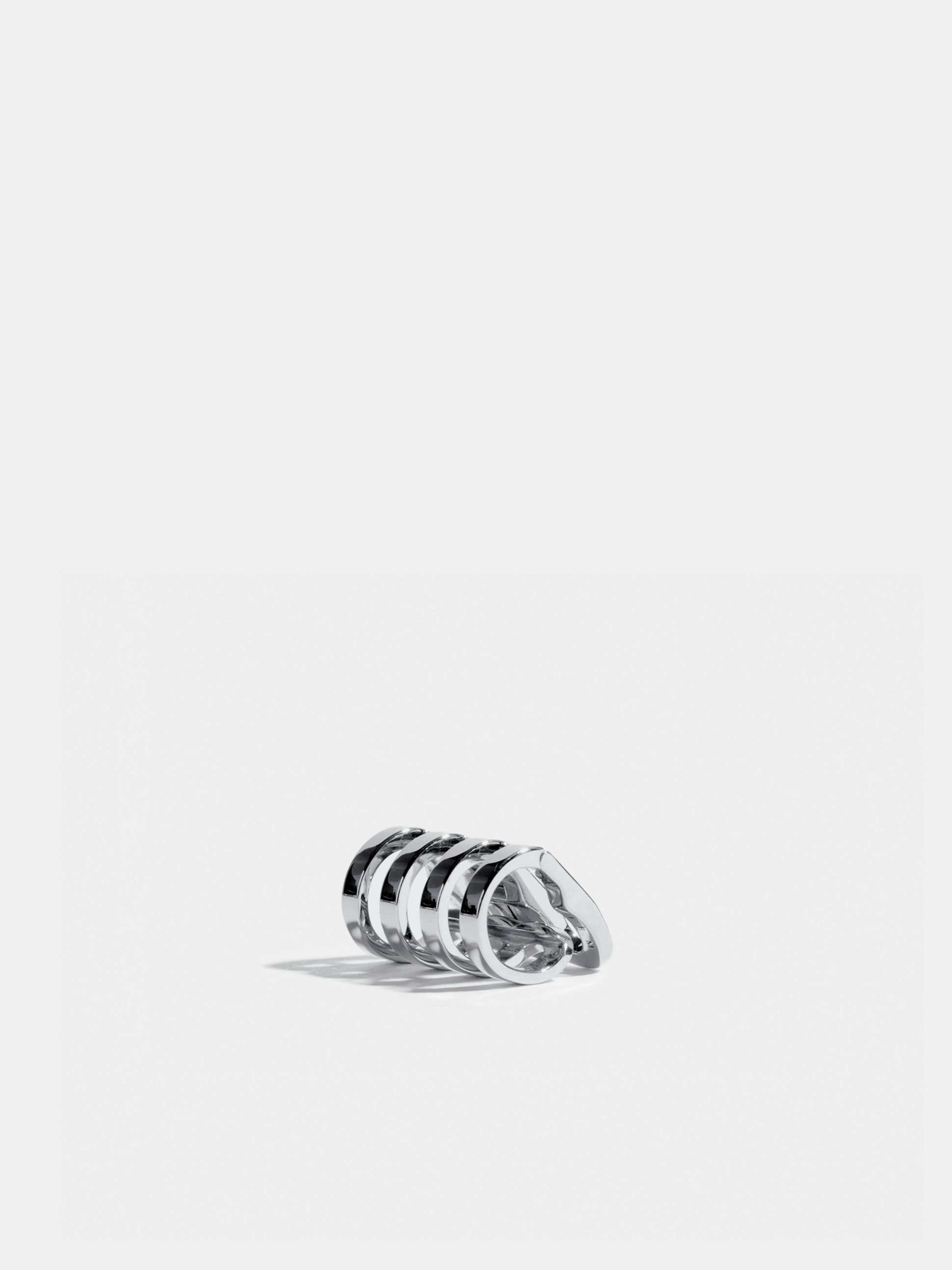 Clip d'oreille sur 4 rangs se portant à l'hélix, en Or blanc éthique 18 carats certifié Fairmined