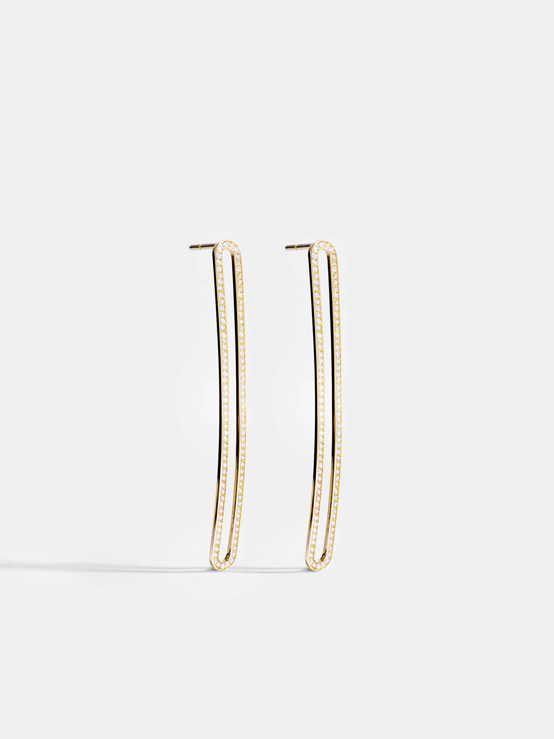 Boucles d'oreilles Étreintes en Or jaune éthique 18 carats certifié Fairmined et pavées de diamants de synthèse.