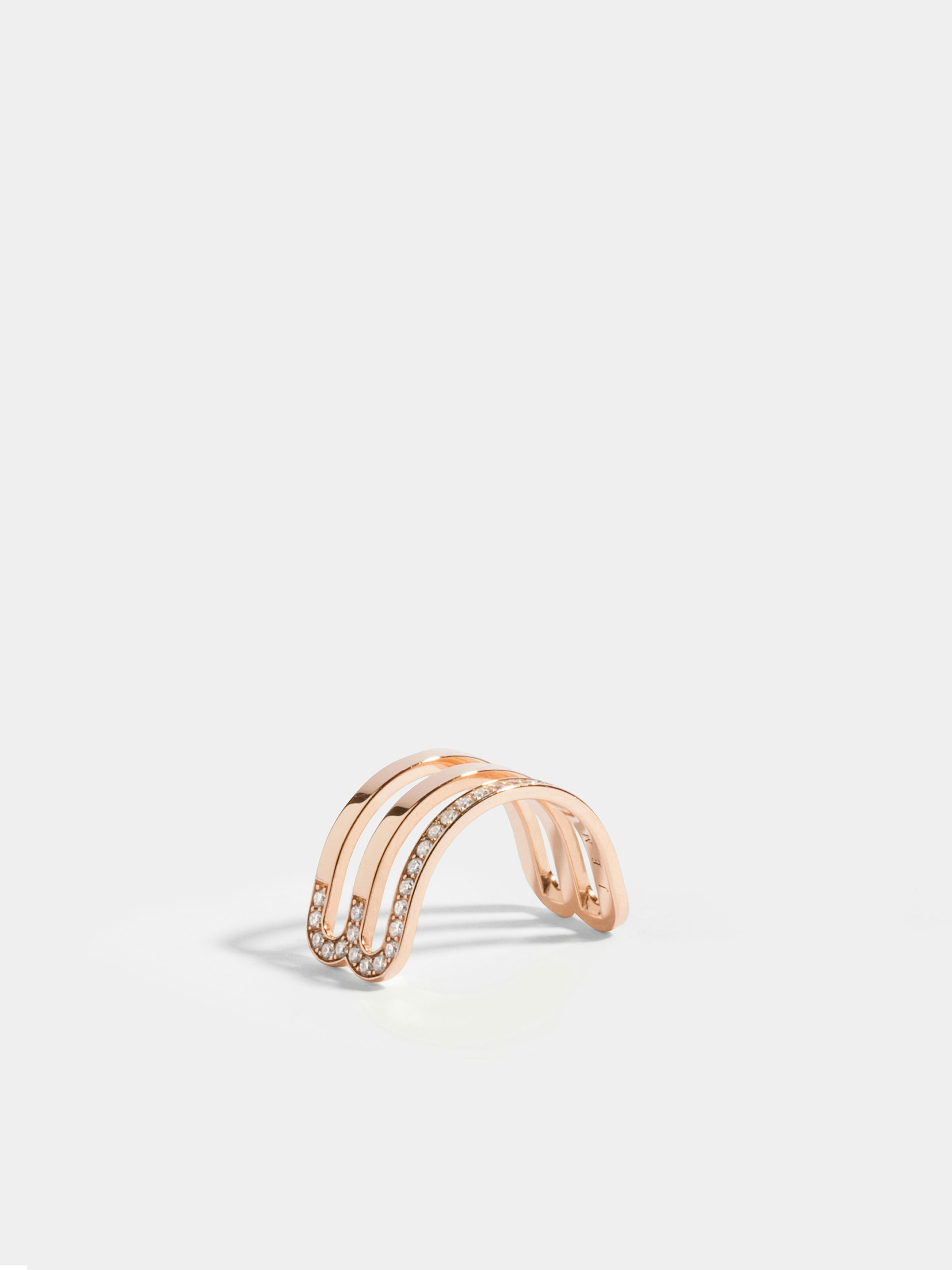Étreintes double half-ring in 18k Fairmined ethical rose gold, paved with lab-grown diamonds on one line.