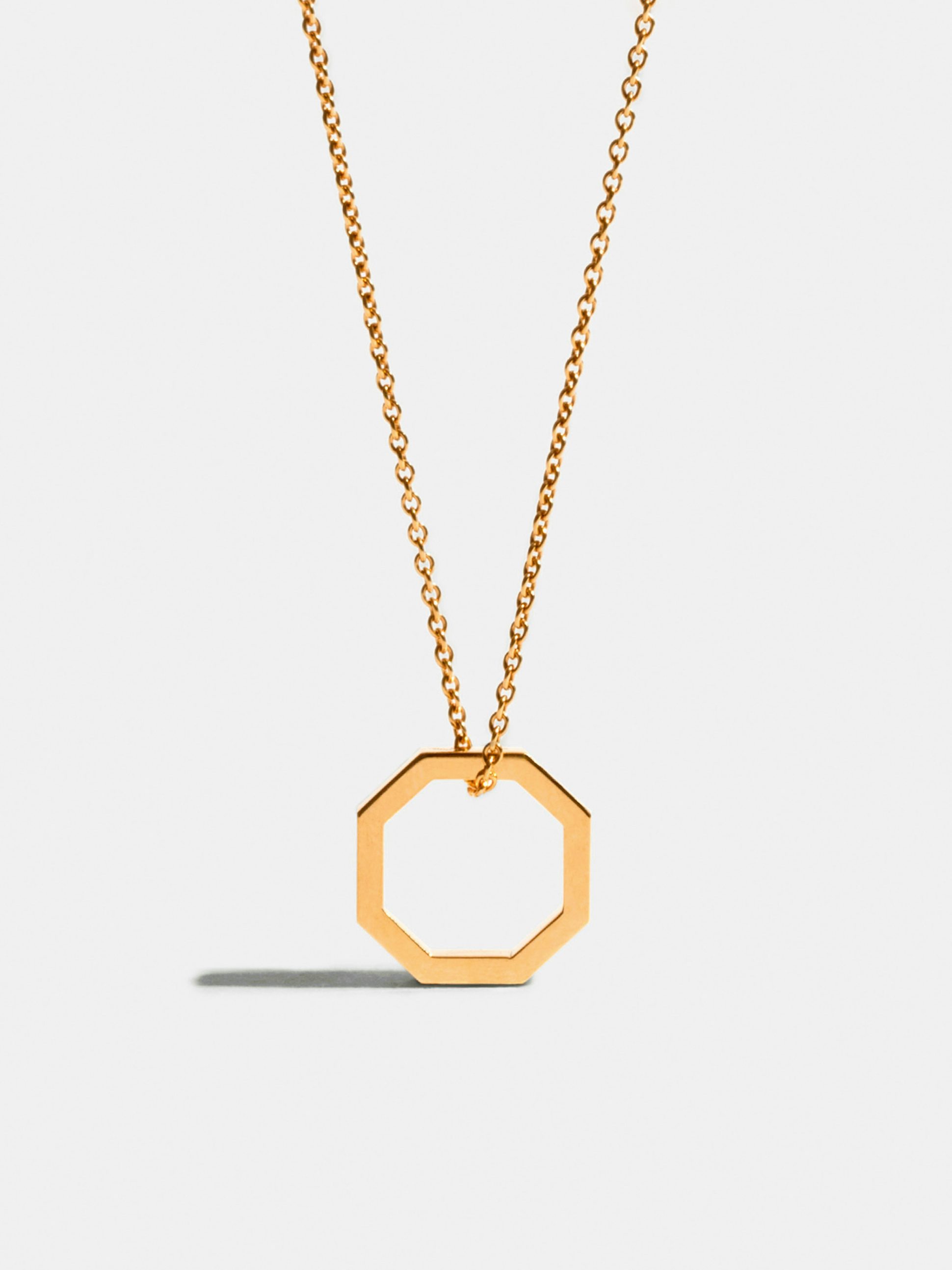 Pendentif Octogone de 14mm en Or jaune éthique Fairmined, sur chaîne.