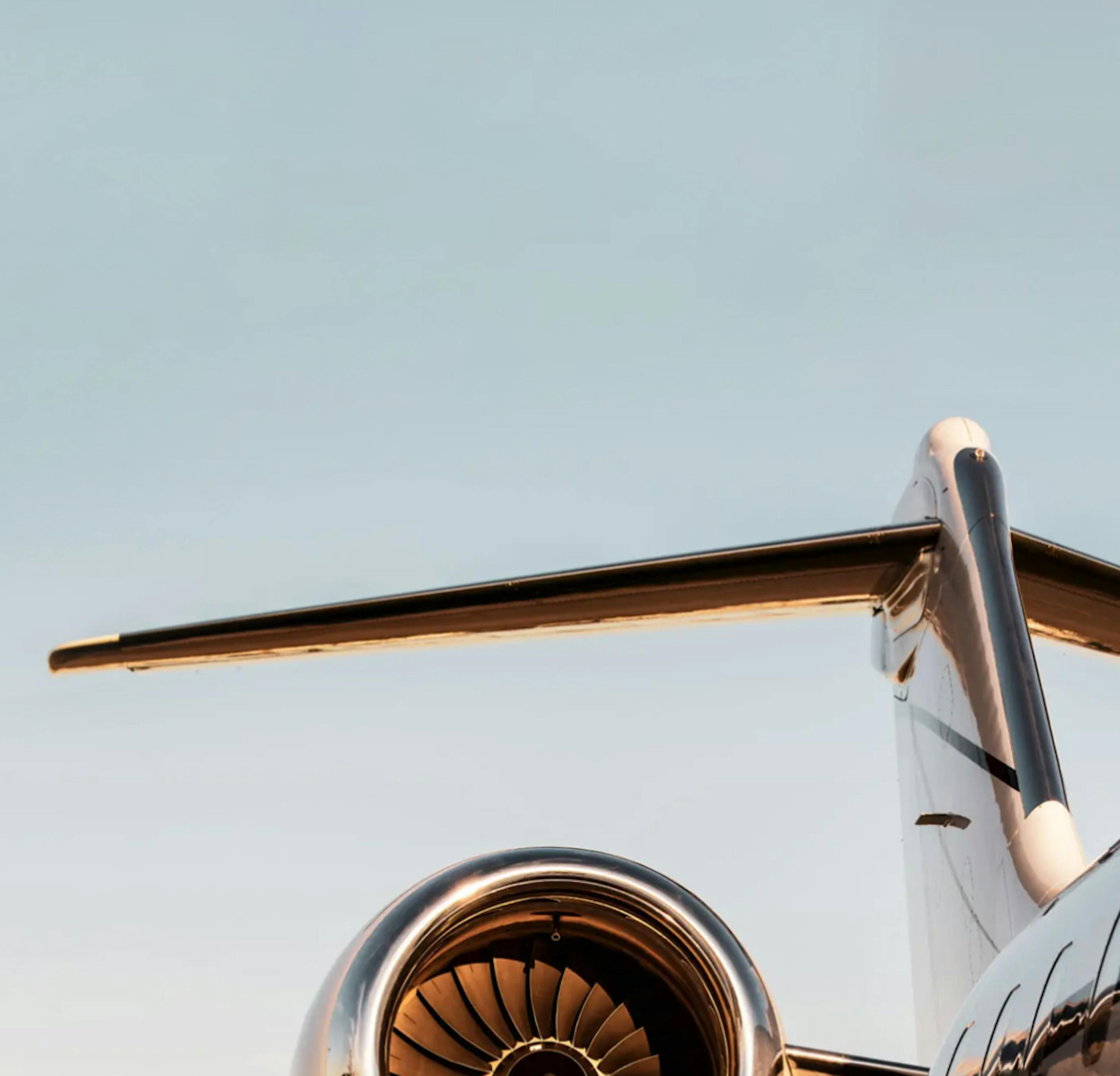 a photo of the tail of an aircraft