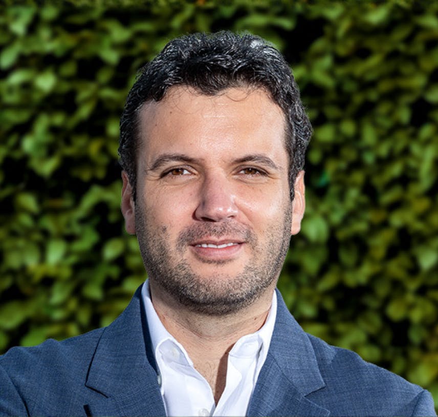 Headshot of Franco Curiel