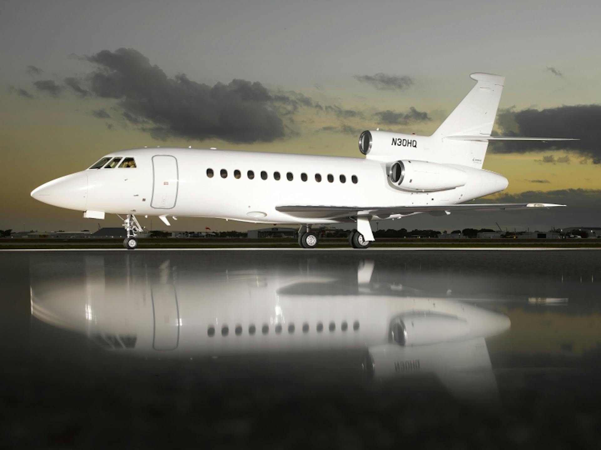 1999 Dassault Falcon Image