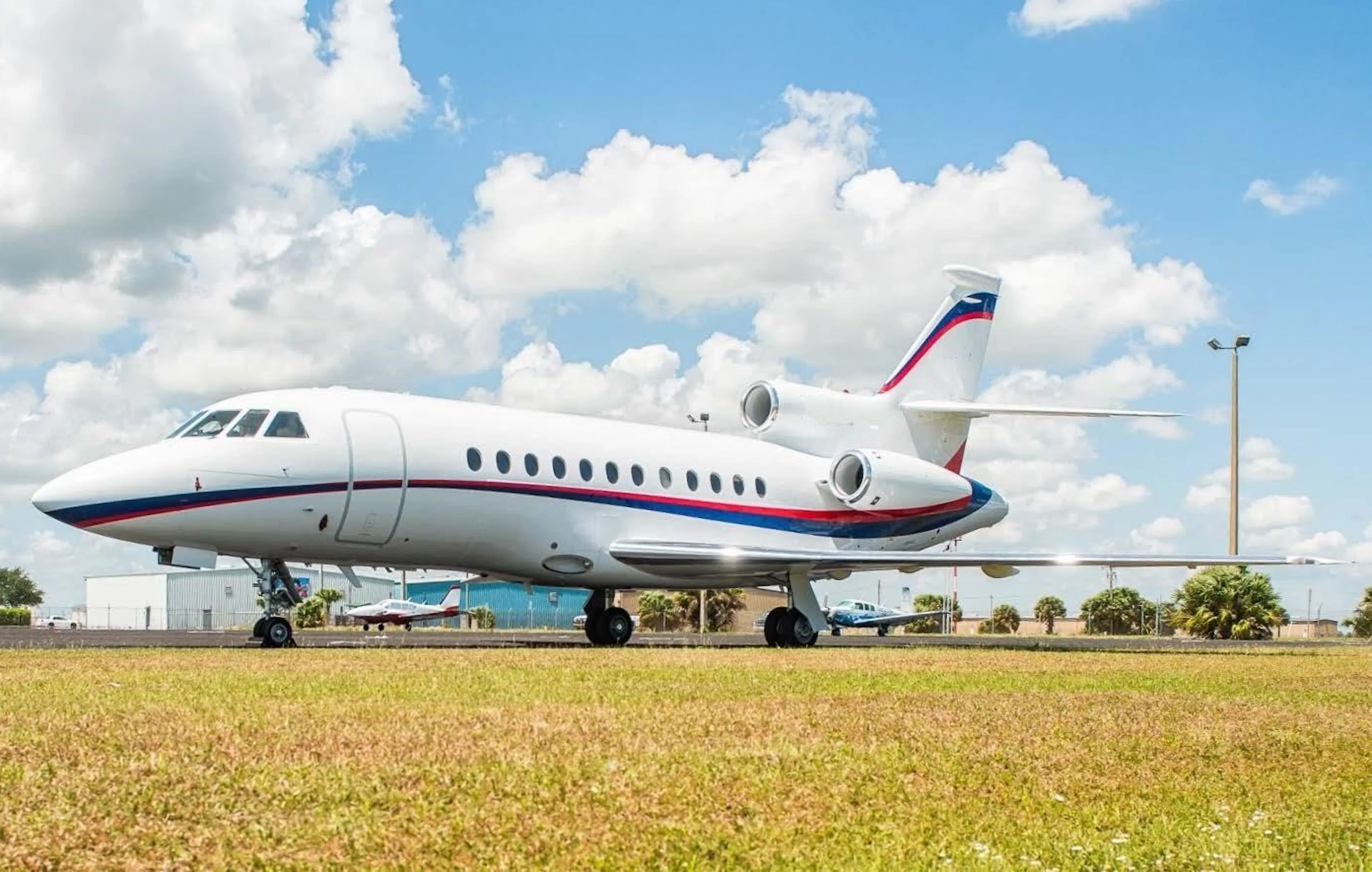 1994 Dassault Falcon 900B - JetHQ
