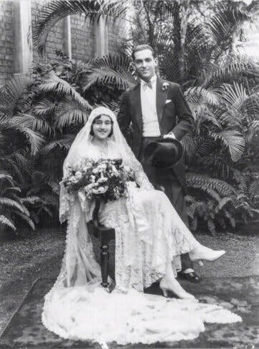 A Jewish bride and groom on their wedding day in Kolkata.