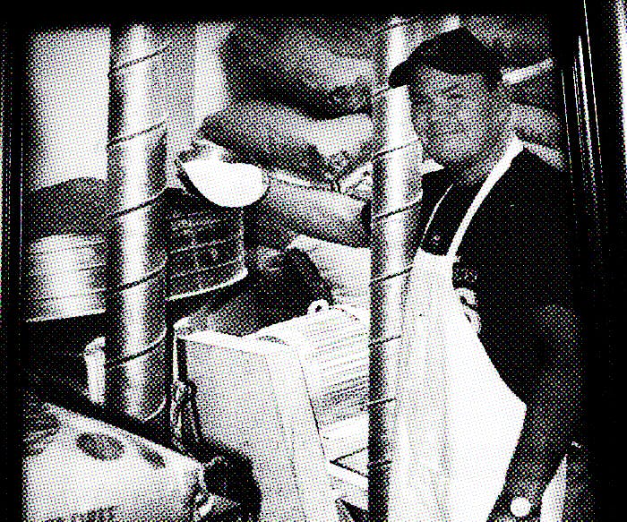 Keeping the Memory of a Father’s L.A. Bakery Alive, One Sufganiya at a Time image