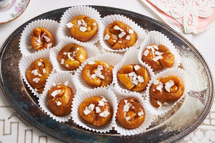 Teiglach, sticky knotted dough sweets for Rosh Hashanah on tray