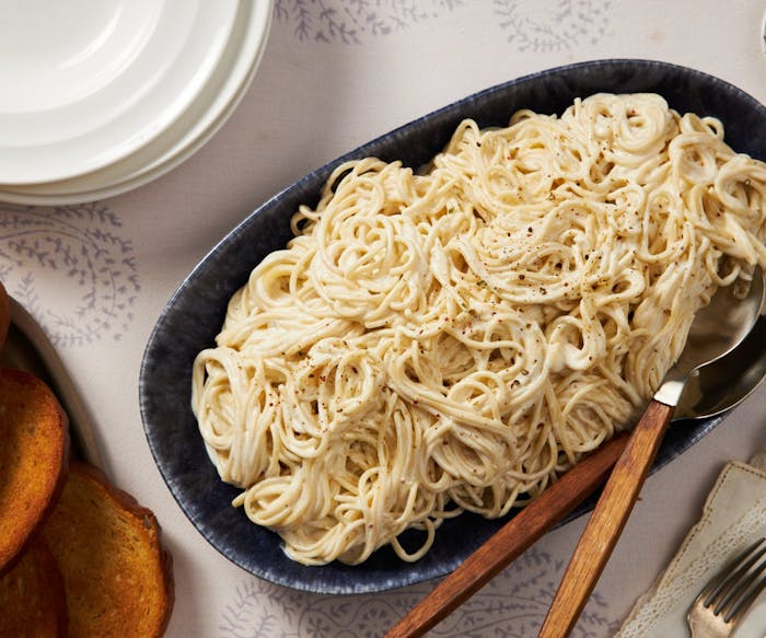 Chatachtuma (Spaghetti With Yogurt and Garlic) image