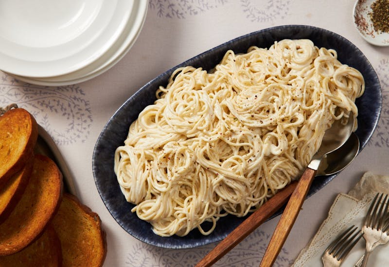 Chatachtuma (Spaghetti With Yogurt and Garlic)
