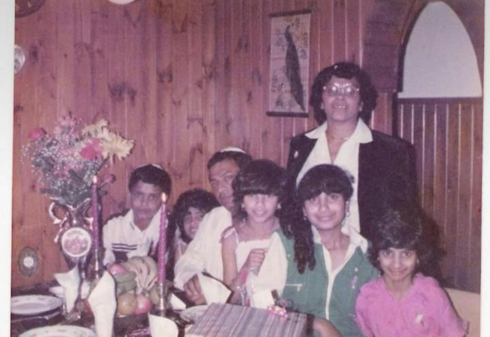 Riki and her family in Ashkelon in 1989.
