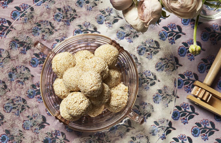 Boulukunio (Almond and Sesame Brittle) image