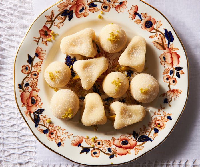 Tut (Persian Marzipan) image