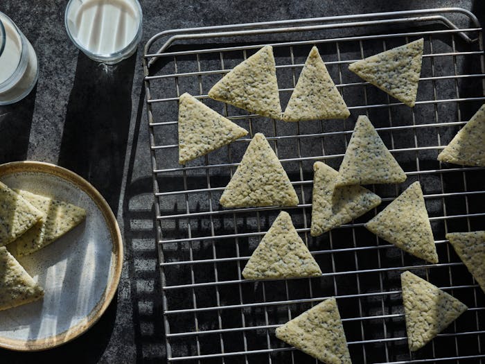 Snappy Poppy Seed Cookies image