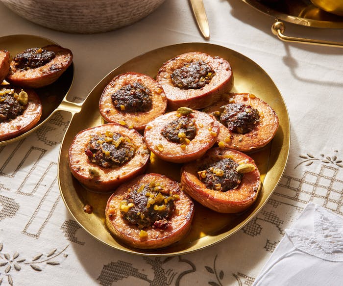 Dolmeh Beh (Quince Stuffed With Beef and Cardamom) image