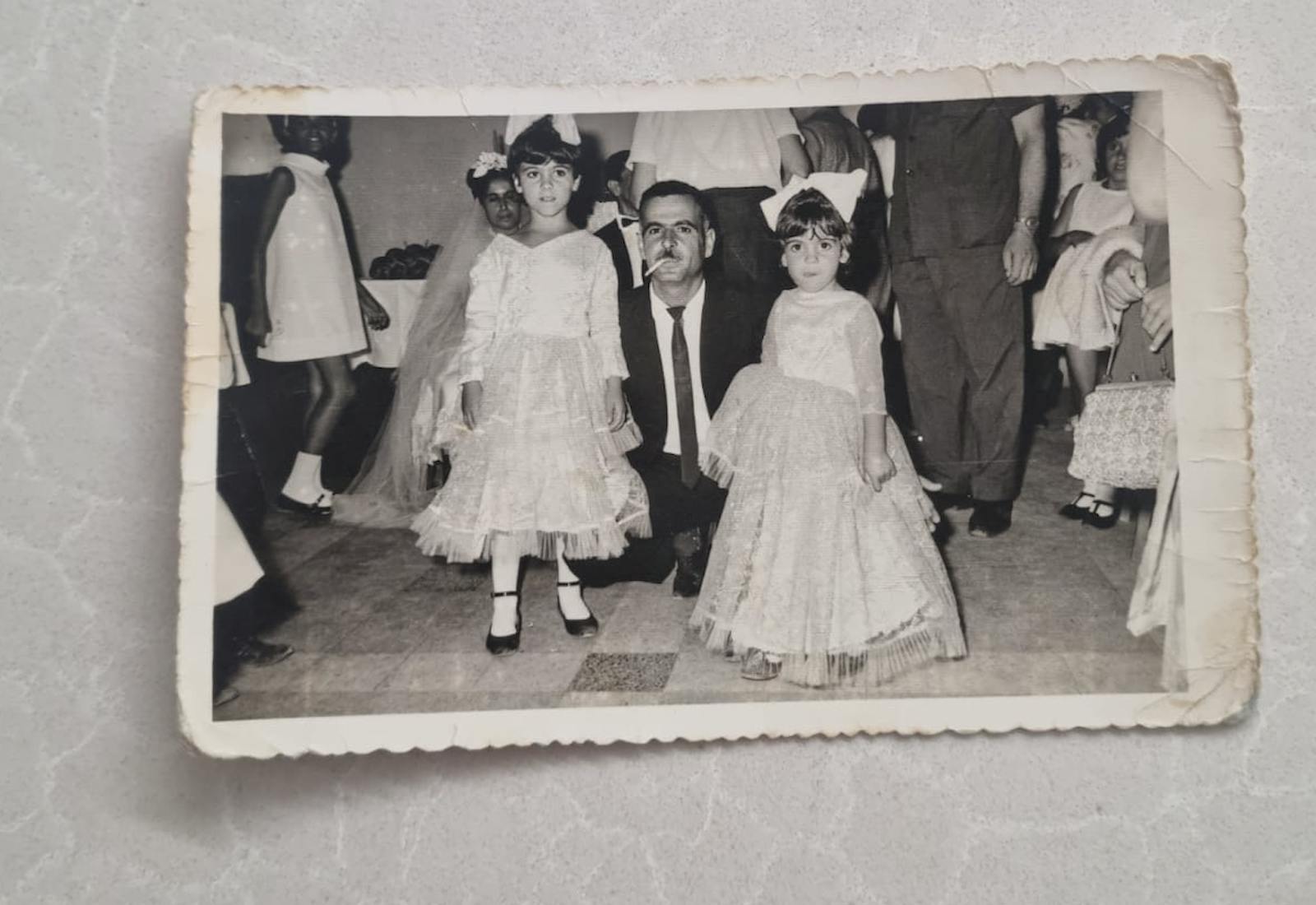 Niv's mother, aunt, and grandfather. 