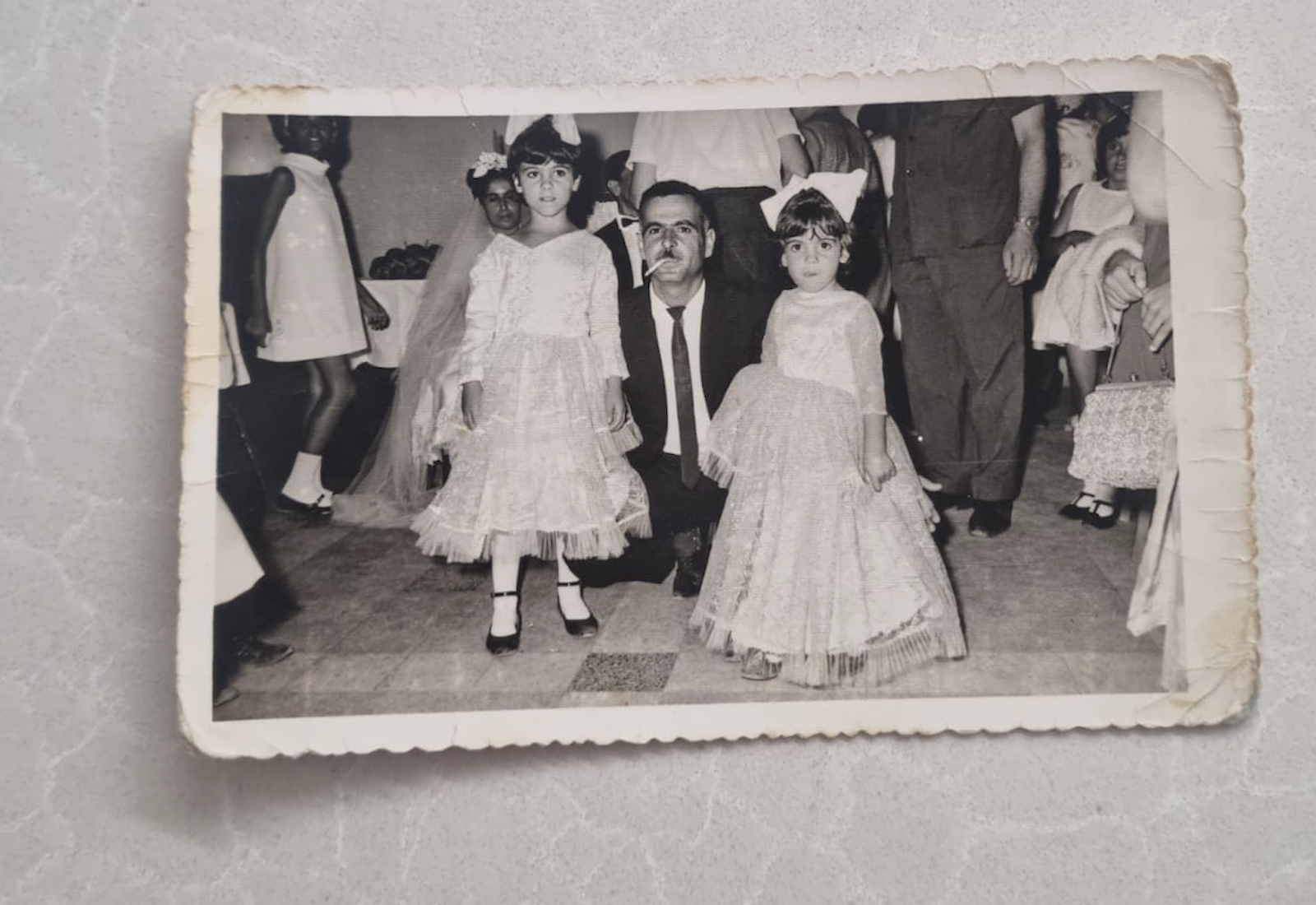 Niv's mother, aunt, and grandfather.