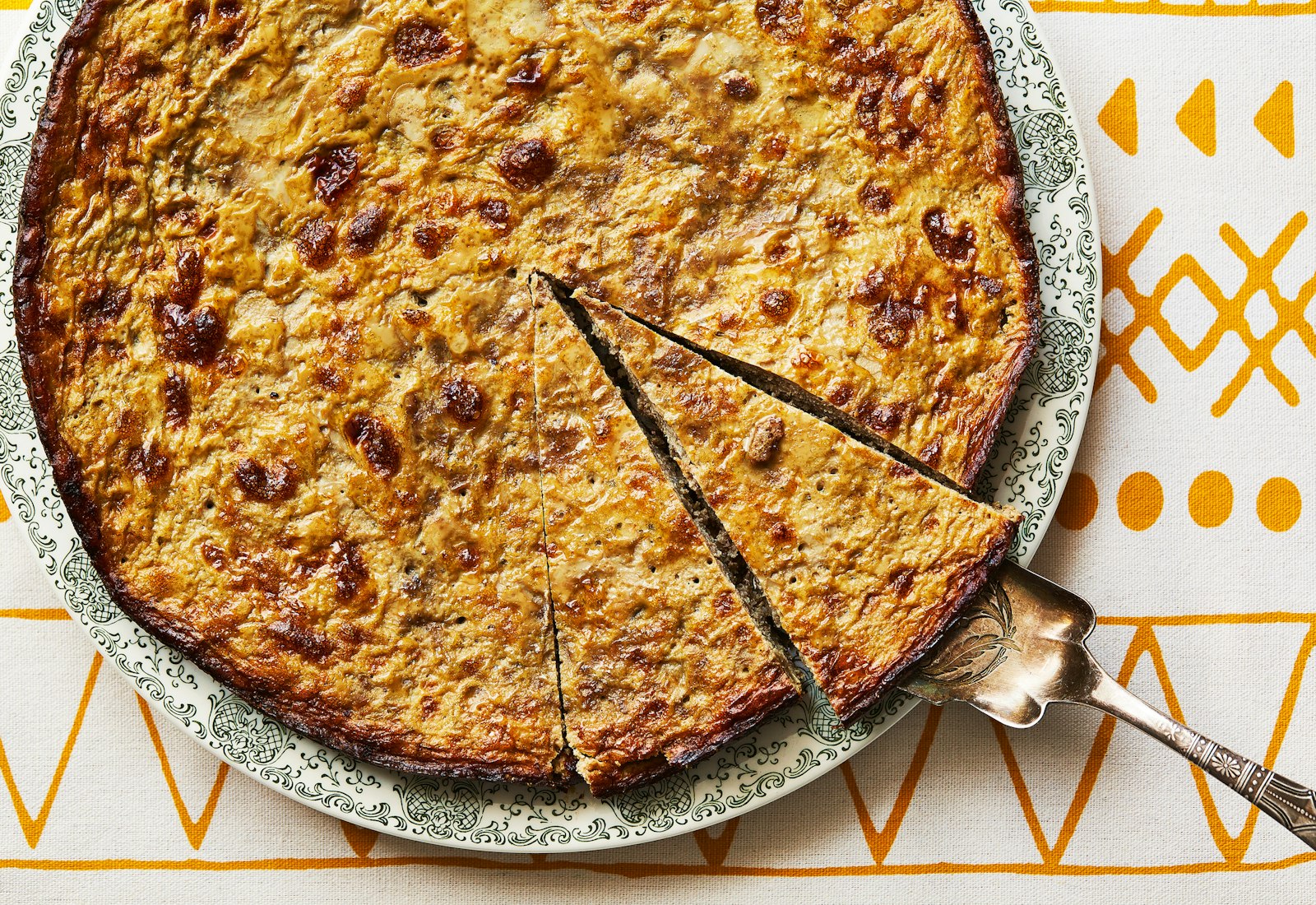 Sliced metfuna on serving platter.
