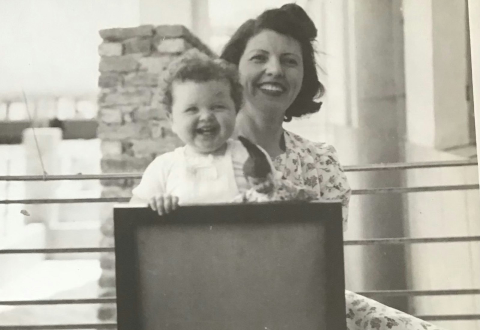 Viviane and her mother in their Cairo apartment. 