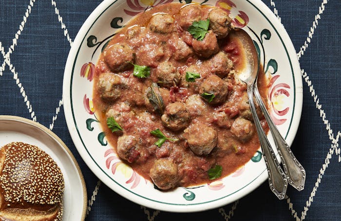 Albondigas Di Karne Kon Tomato (Meatballs Poached in Tomato Sauce) image