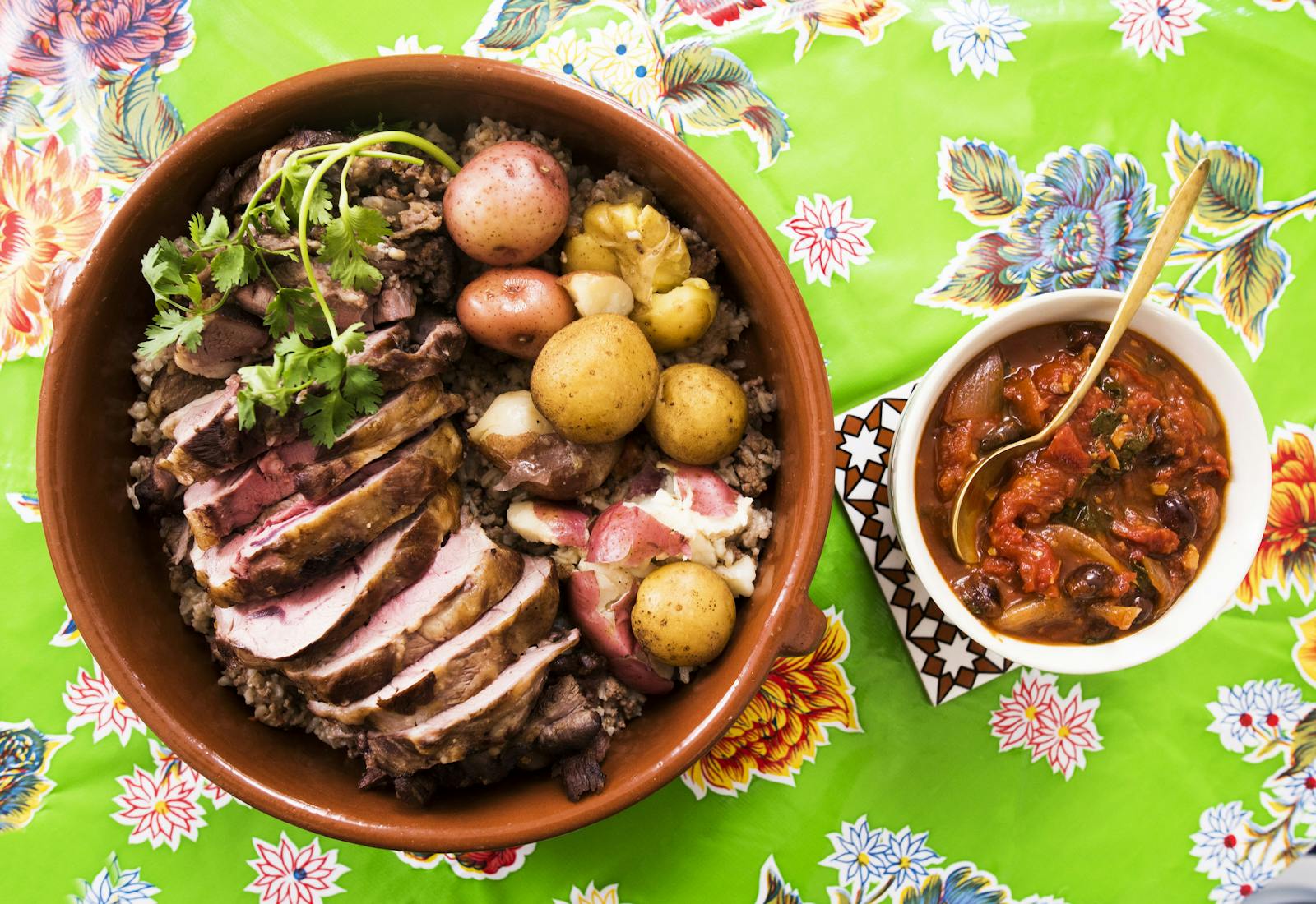 Mexican lamb with potatoes and spicy sauce