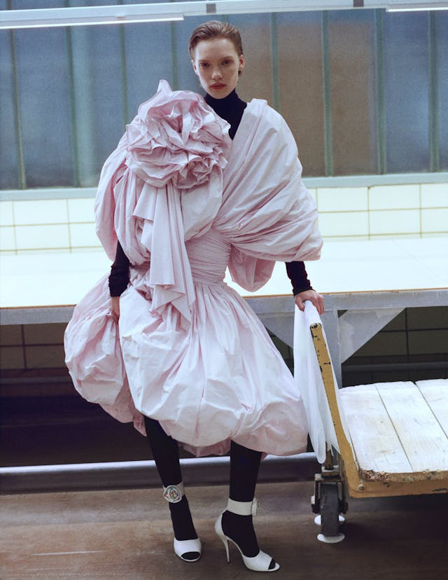 GERMAN VOGUE 251024000042510002 R1