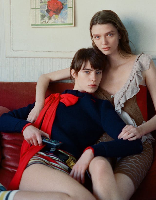 250220000003810001 RGB