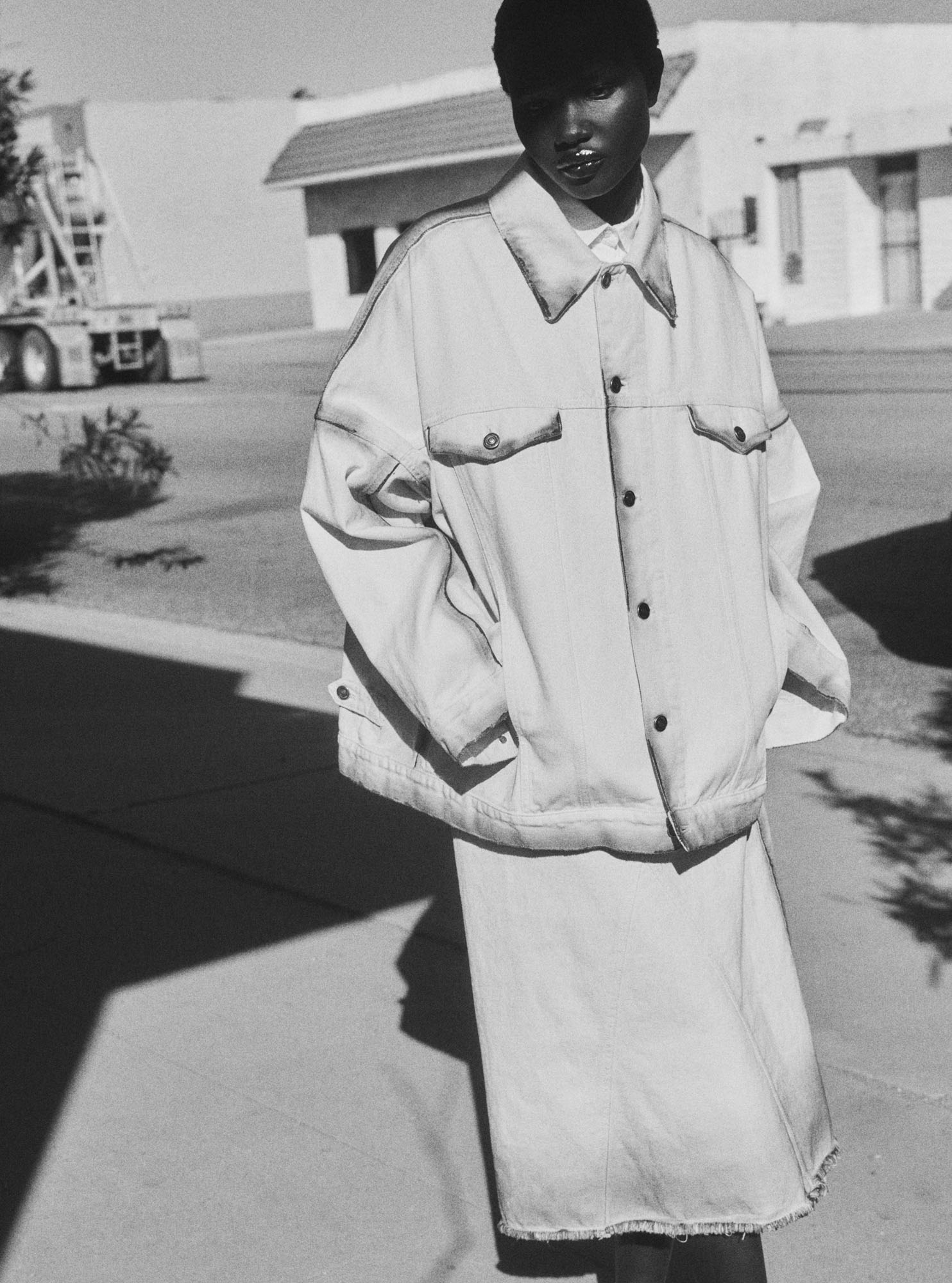 ELLEUSNONI SHOT08 095 R2