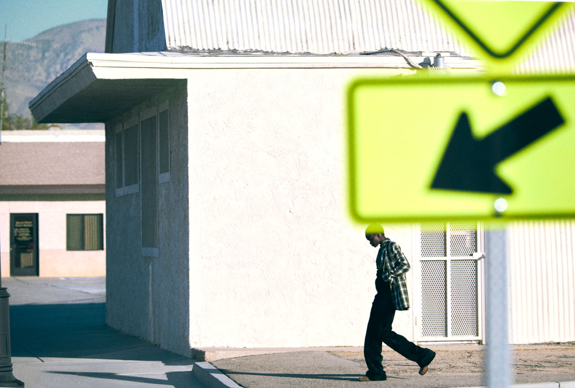 ELLEUSNONI SHOT01 095 R3