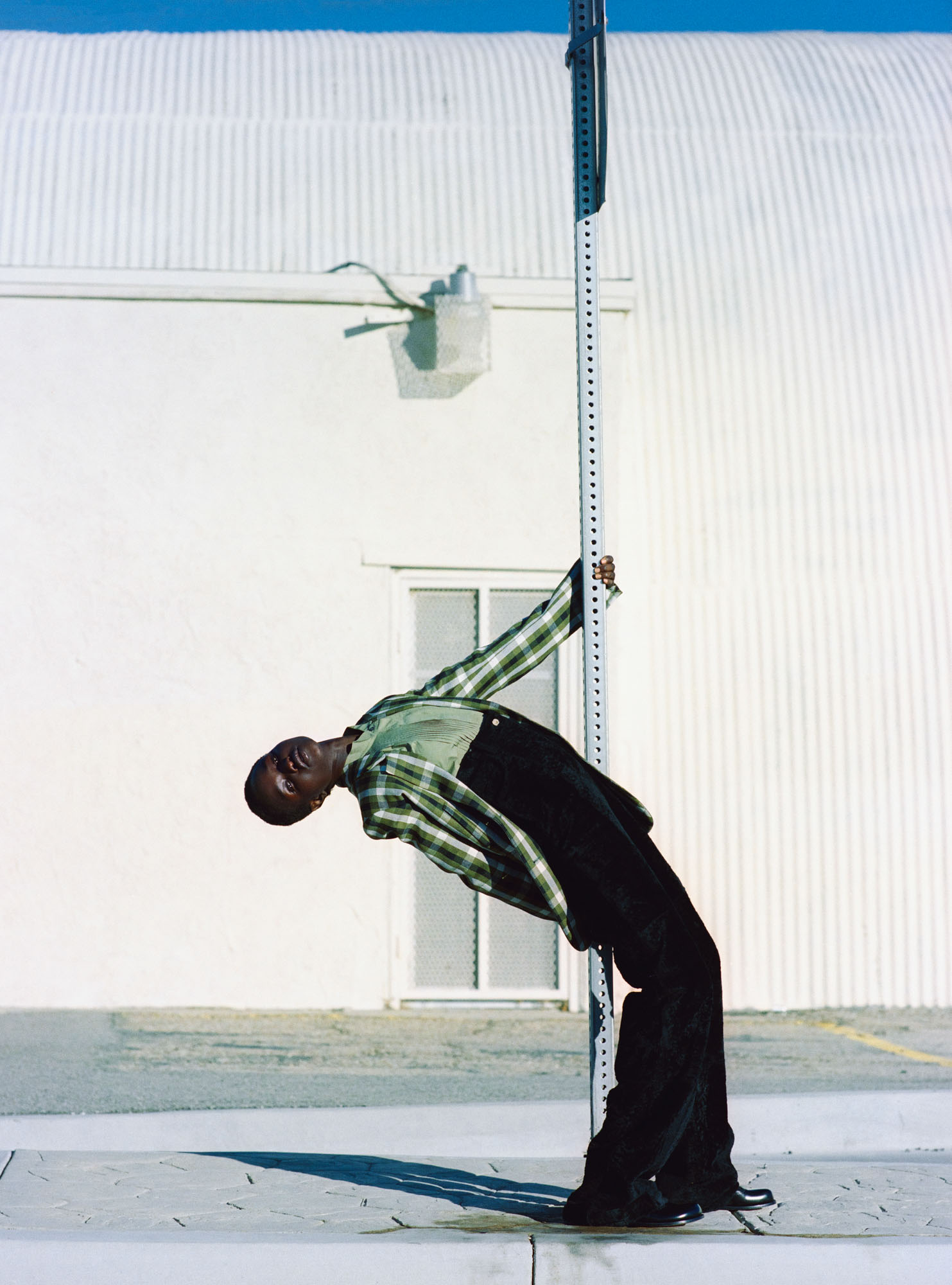 ELLEUSNONI42079 1C 0006 R3