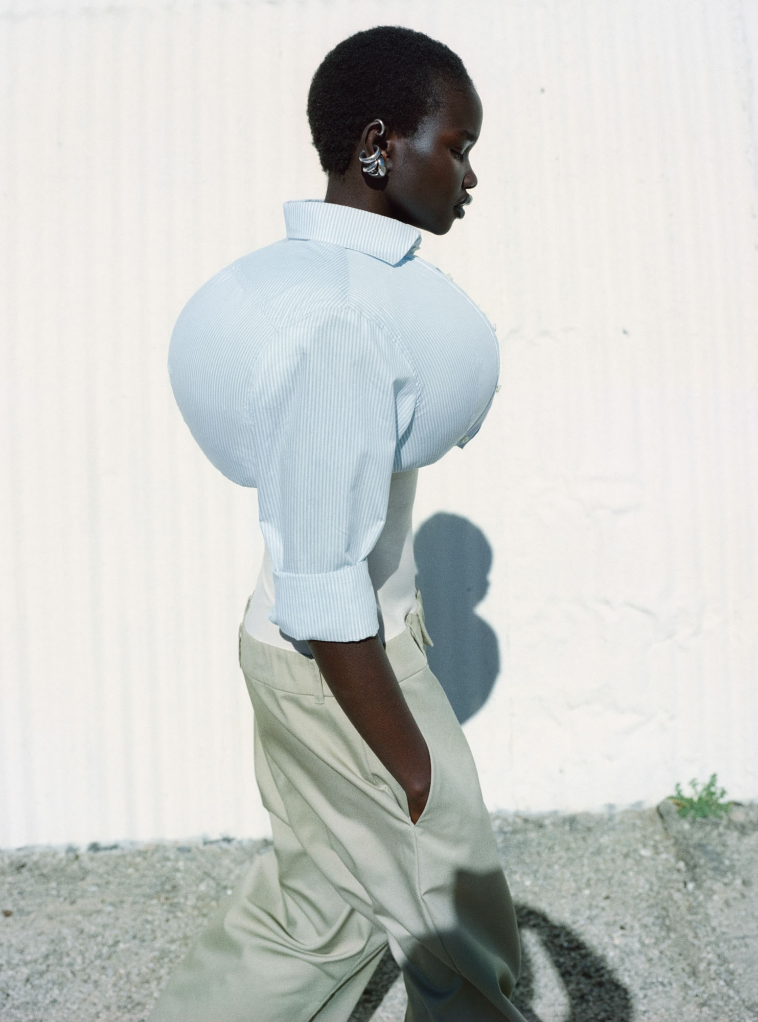 ELLEUSNONI42079 5E 0004 R3