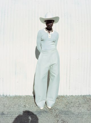 ELLEUSNONI42079 4G 0016 R3