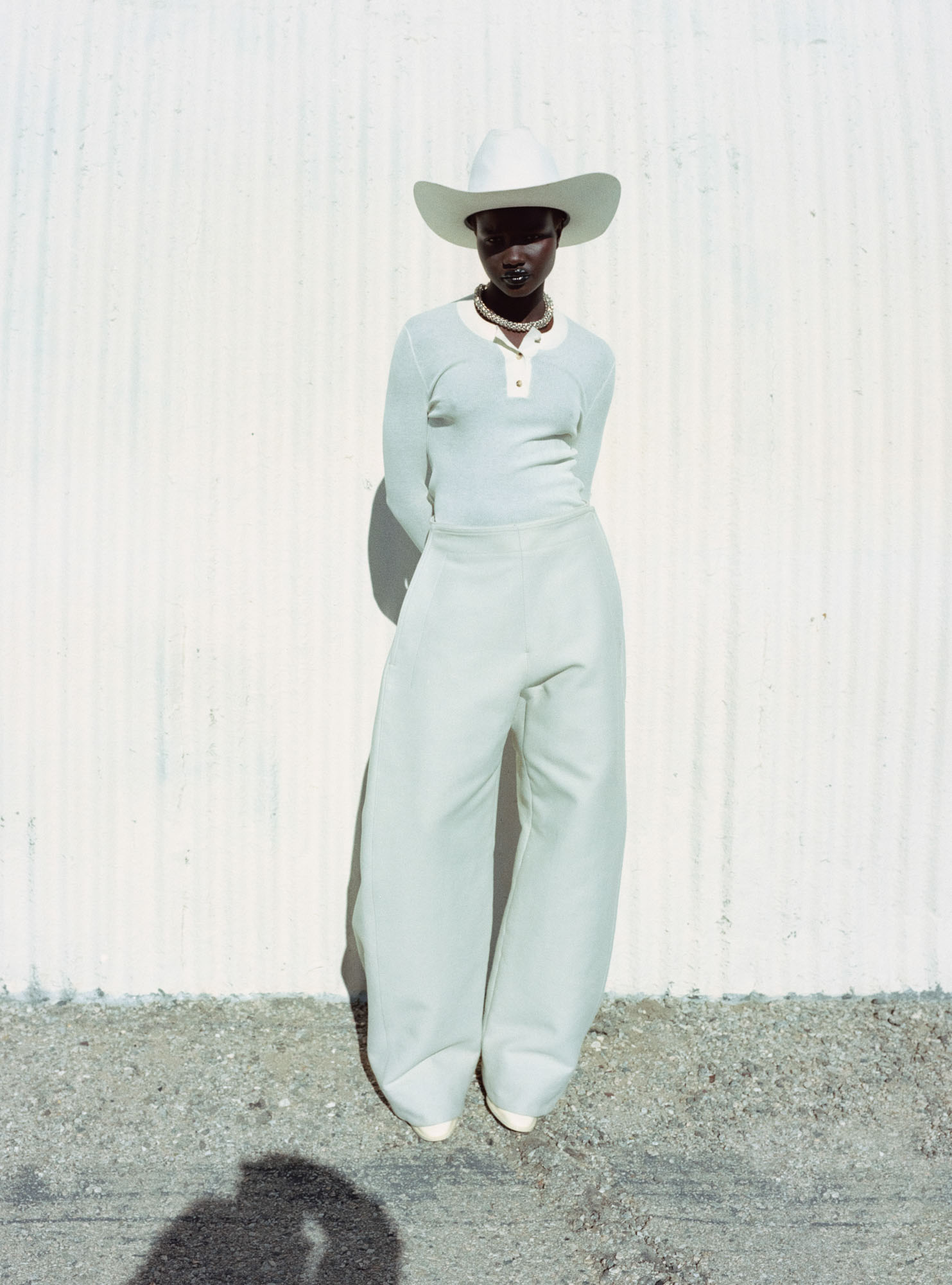 ELLEUSNONI42079 4G 0016 R3