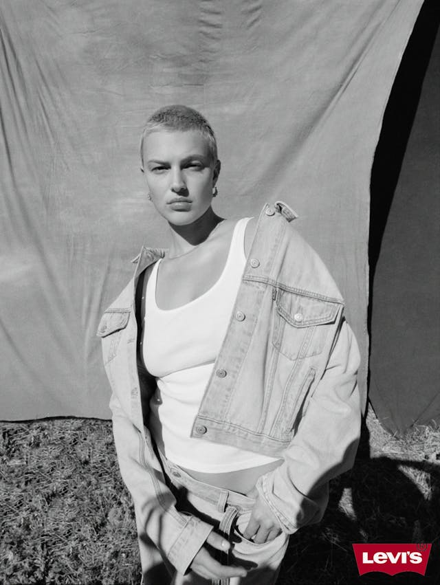 25 H1 D2 OB W 104 30 0001 bw