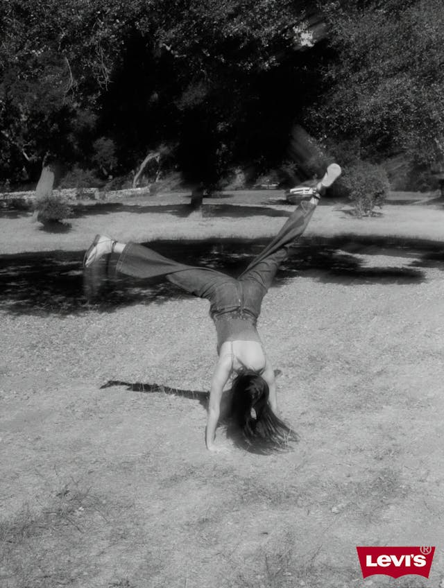 25 H1 D2 OB W 105 08 04 0001 bw