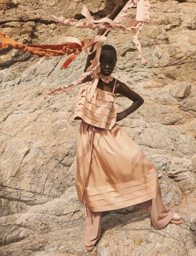 I90YXLCxVlek 09 desi top esmeralda dress solid twill 265 full 300dpi