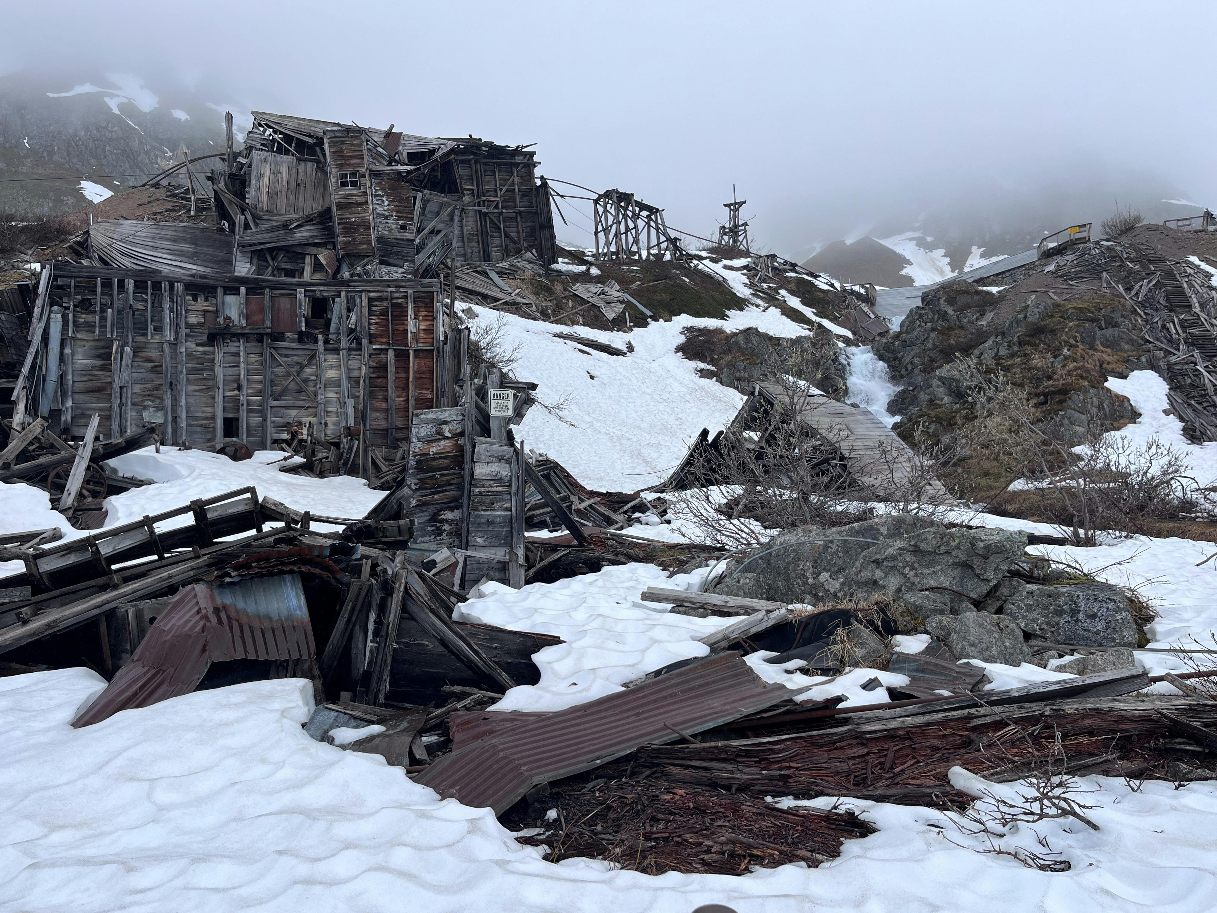 An abandoned building in Alaska, Photo: Joëlle Bitton