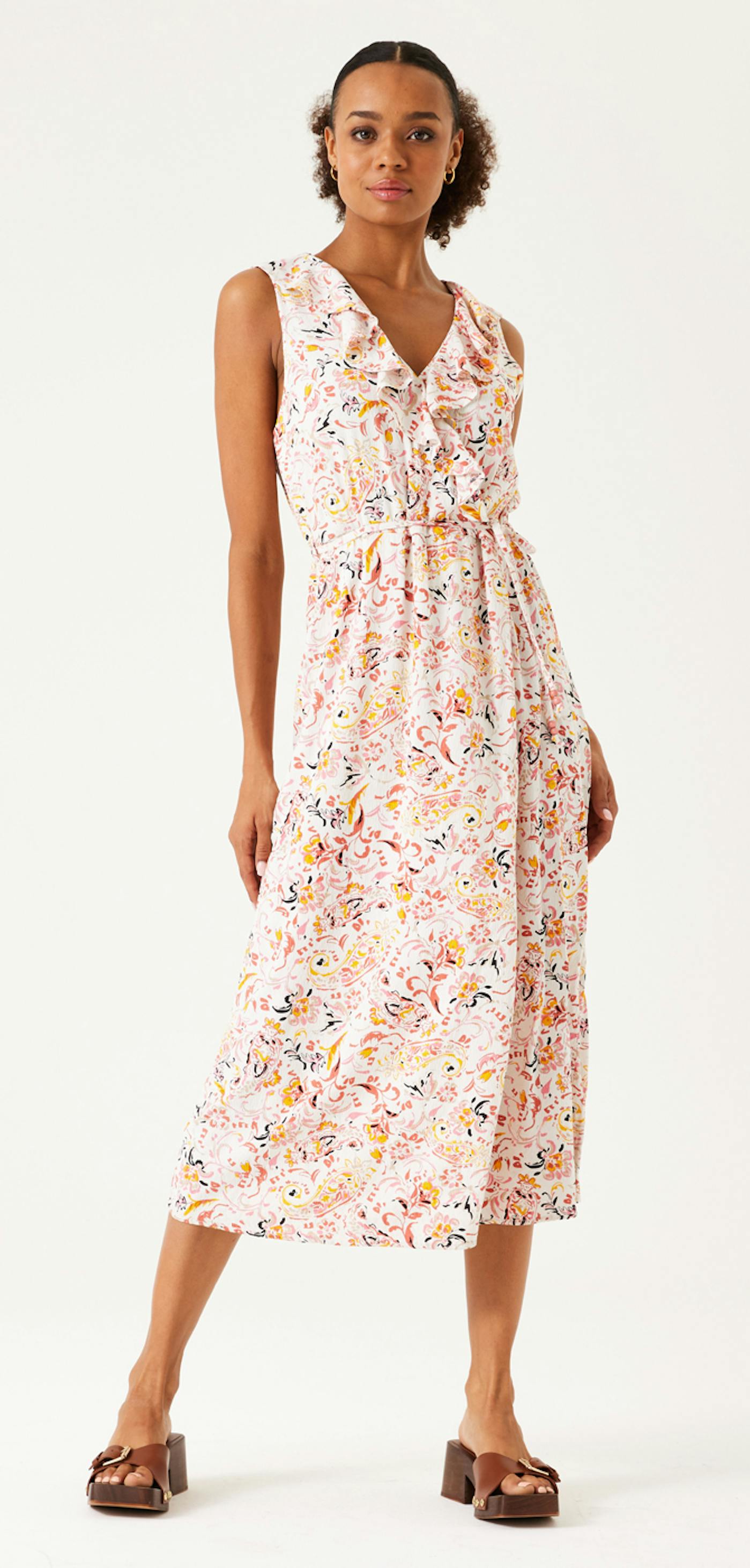 SHOP NU