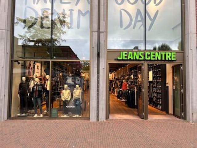 Store image