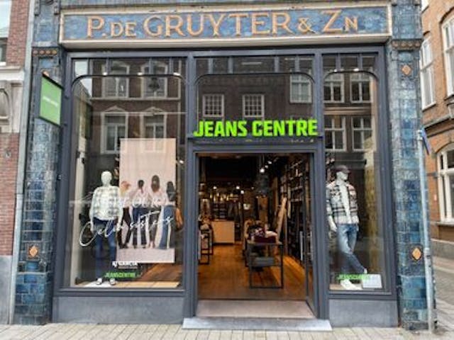 Store image