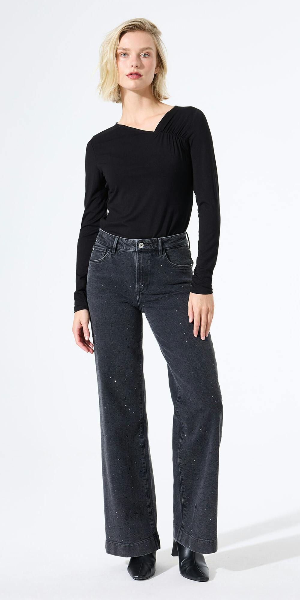 SHOP THE LOOK Effortless Black Sparkle