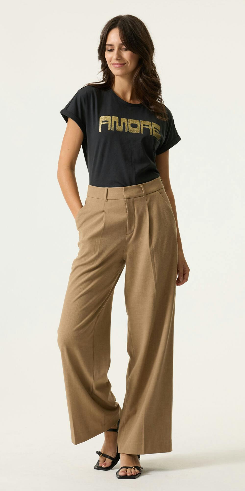 SHOP THE LOOK Casual Chic Statement