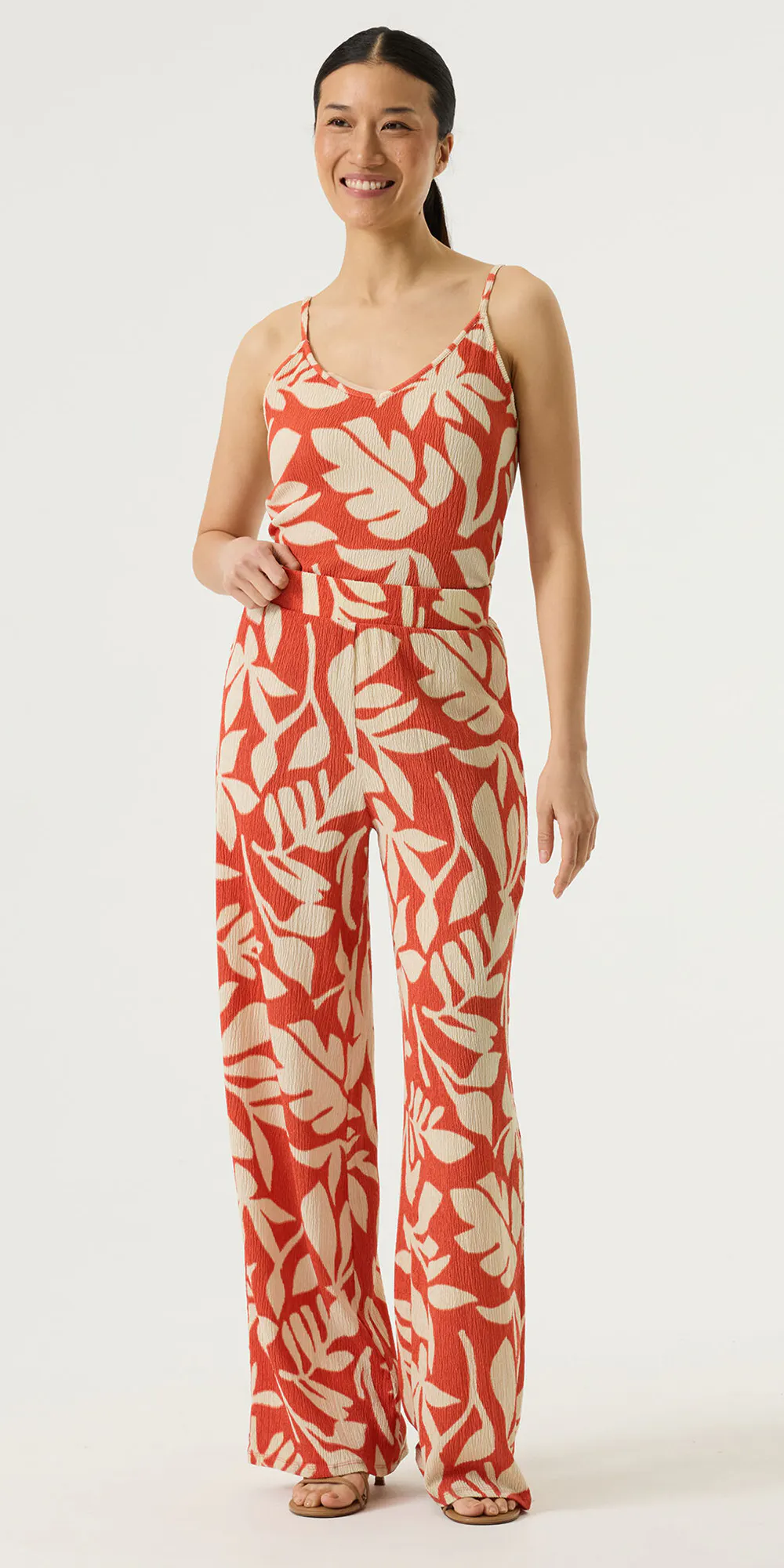SHOP THE LOOK Bold Tropical Flow