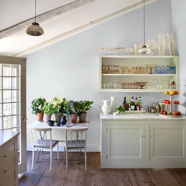 Kitchen painted with Johnstone's Diamond Jubilee