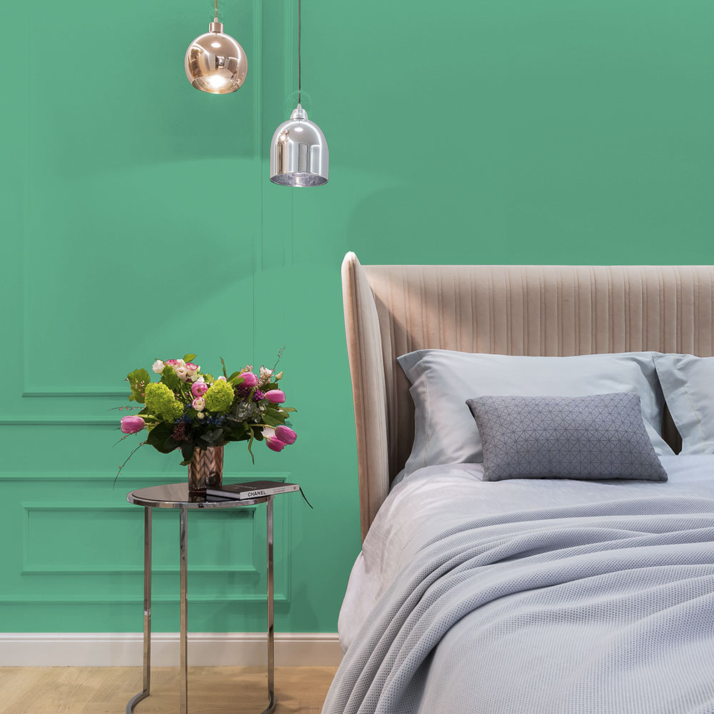 vibrant green bedroom walls 