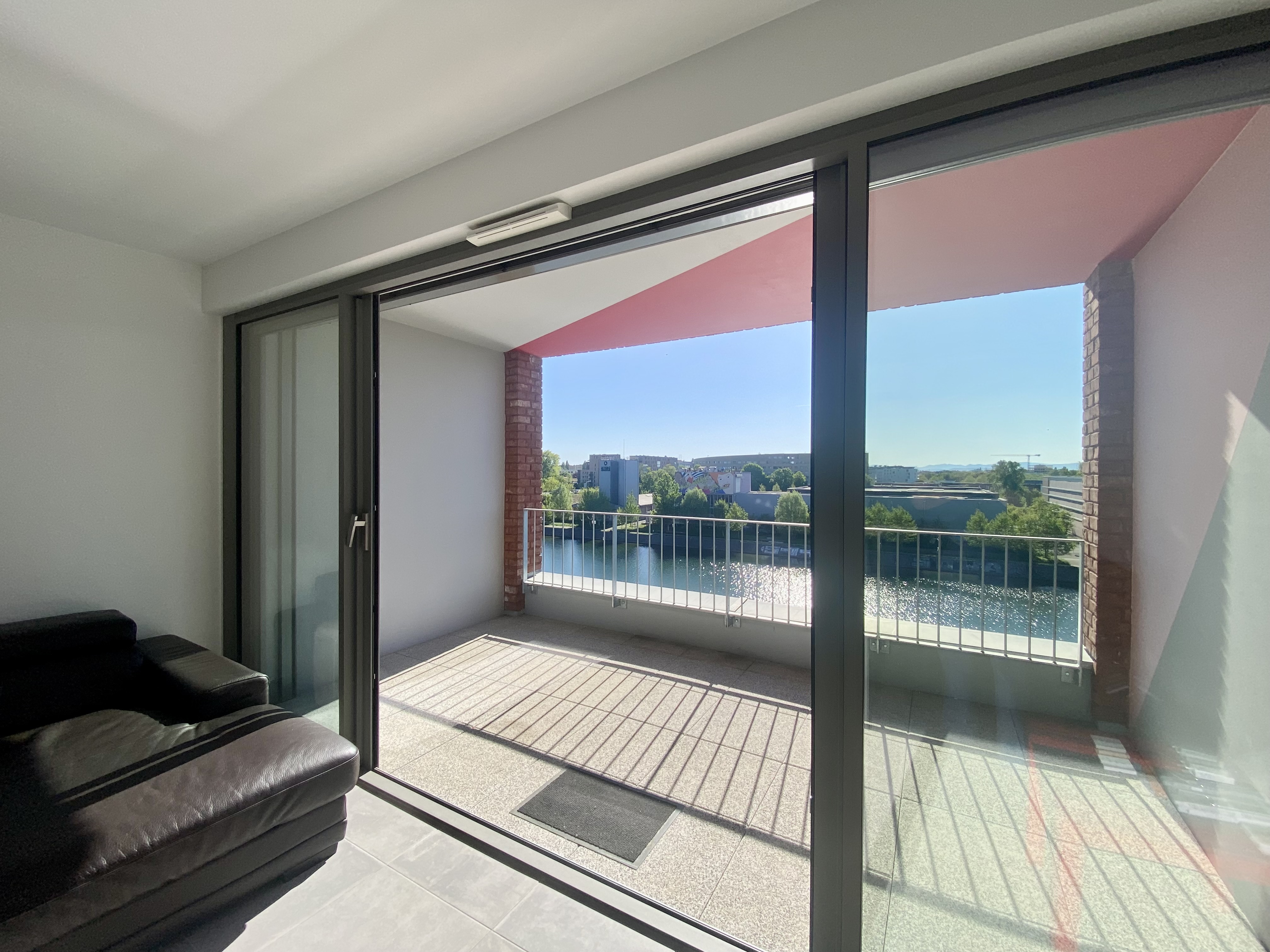Strasbourg - 64 m² avec place de parking couverte