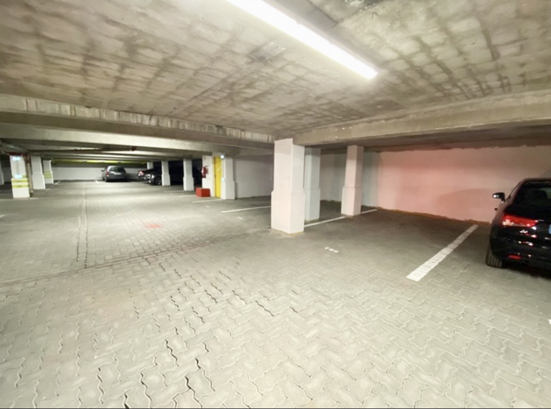 Krutenau - Parking 14m² 